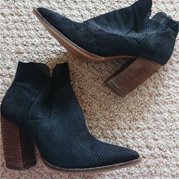 Vince Camuto Cava black suede bootie size 6.5M - Picture 1 of 12